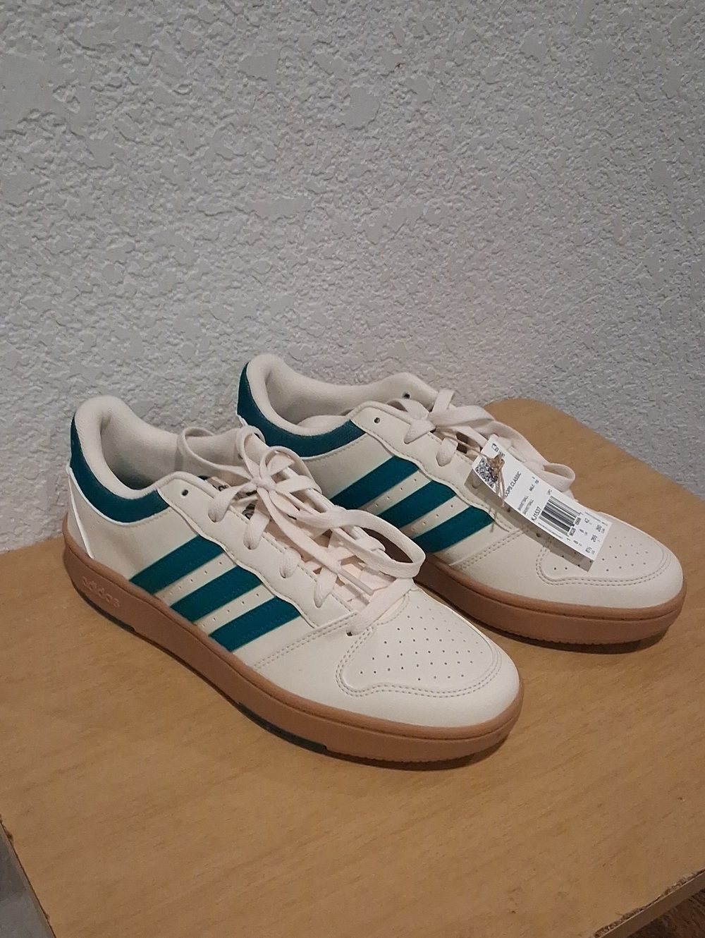 adidas Men’s Cream Sneakers with Teal Stripes and Gum Sole